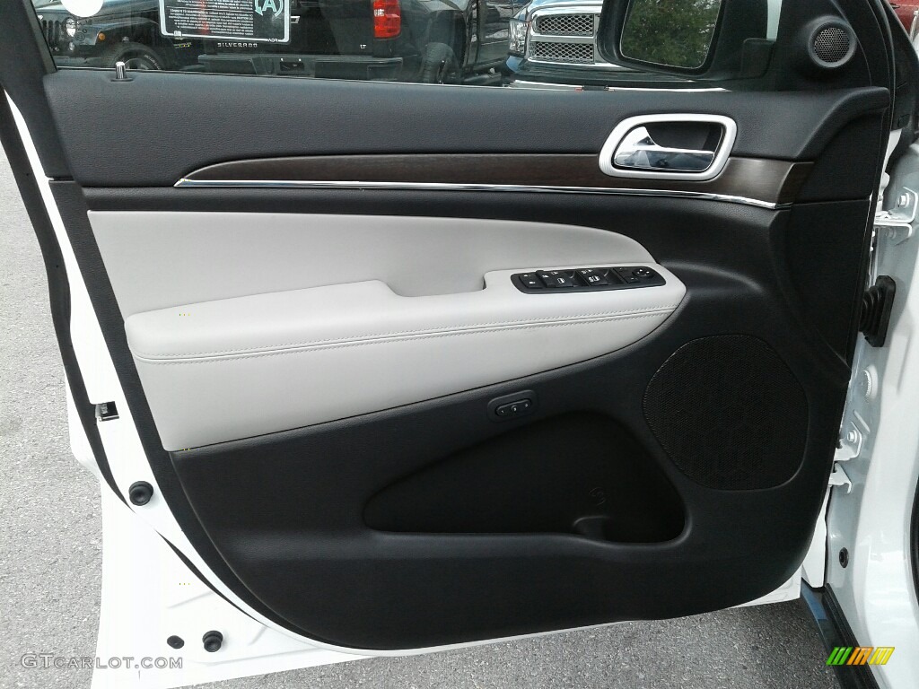 2018 Grand Cherokee Sterling Edition - Bright White / Black/Light Gray photo #21