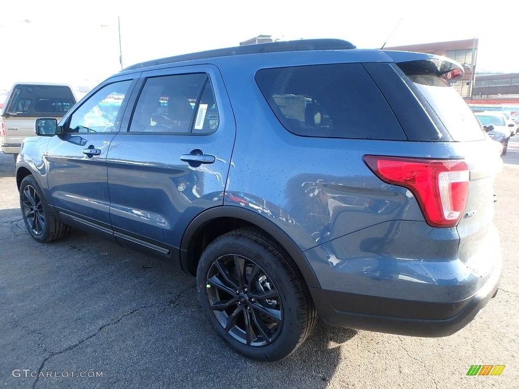 2018 Explorer XLT 4WD - Blue Metallic / Ebony Black photo #5