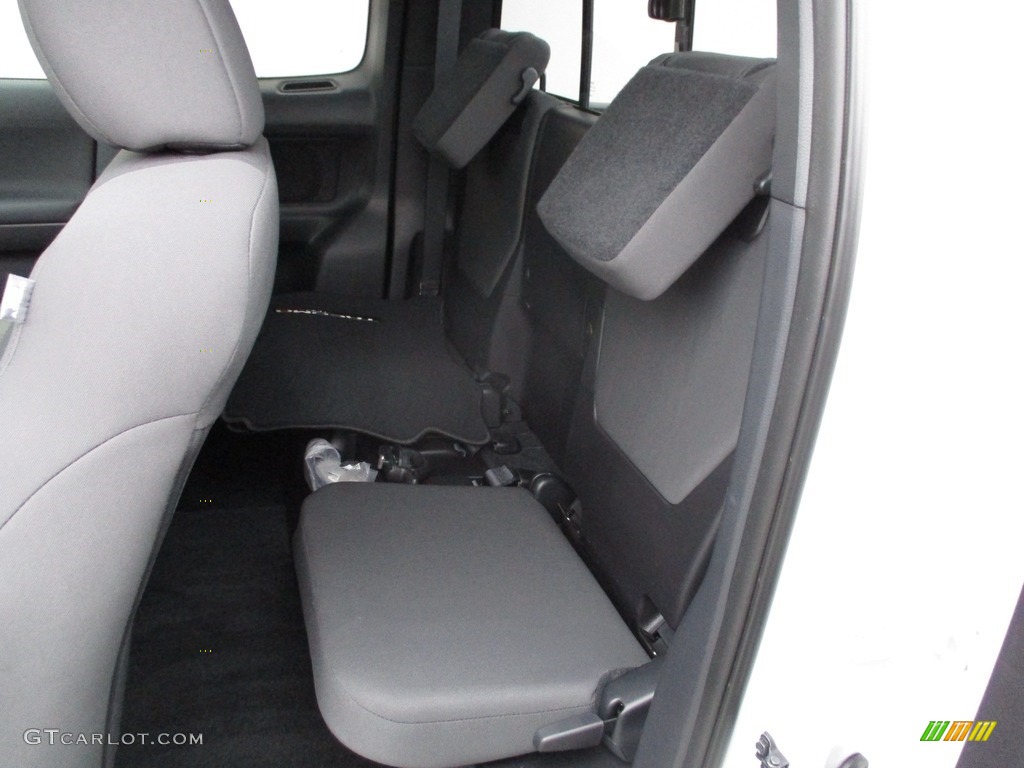 2017 Tacoma SR5 Access Cab 4x4 - Super White / TRD Graphite photo #13