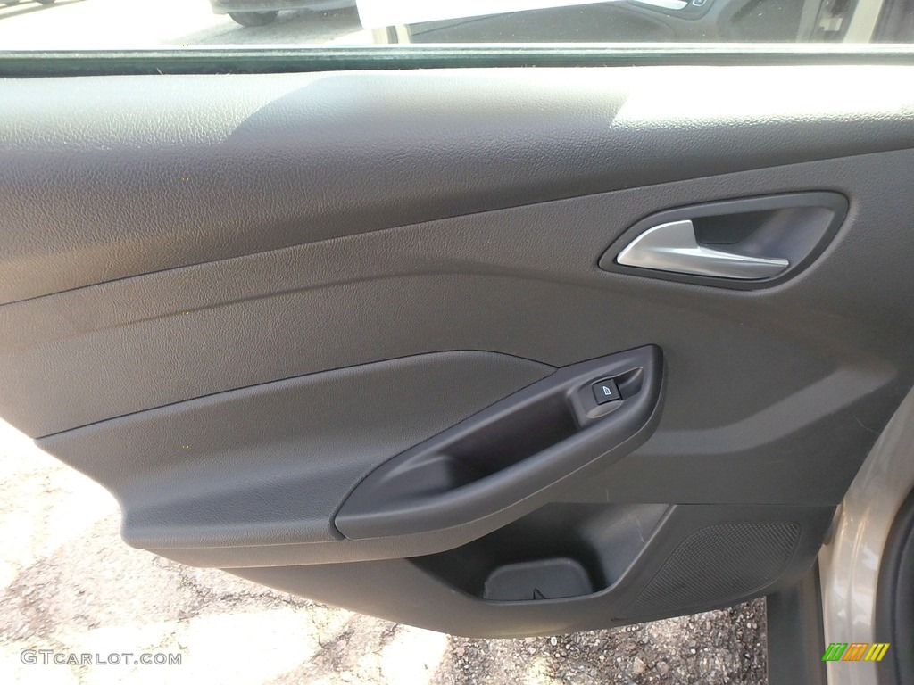 2015 Focus SE Sedan - Tectonic Metallic / Charcoal Black photo #18