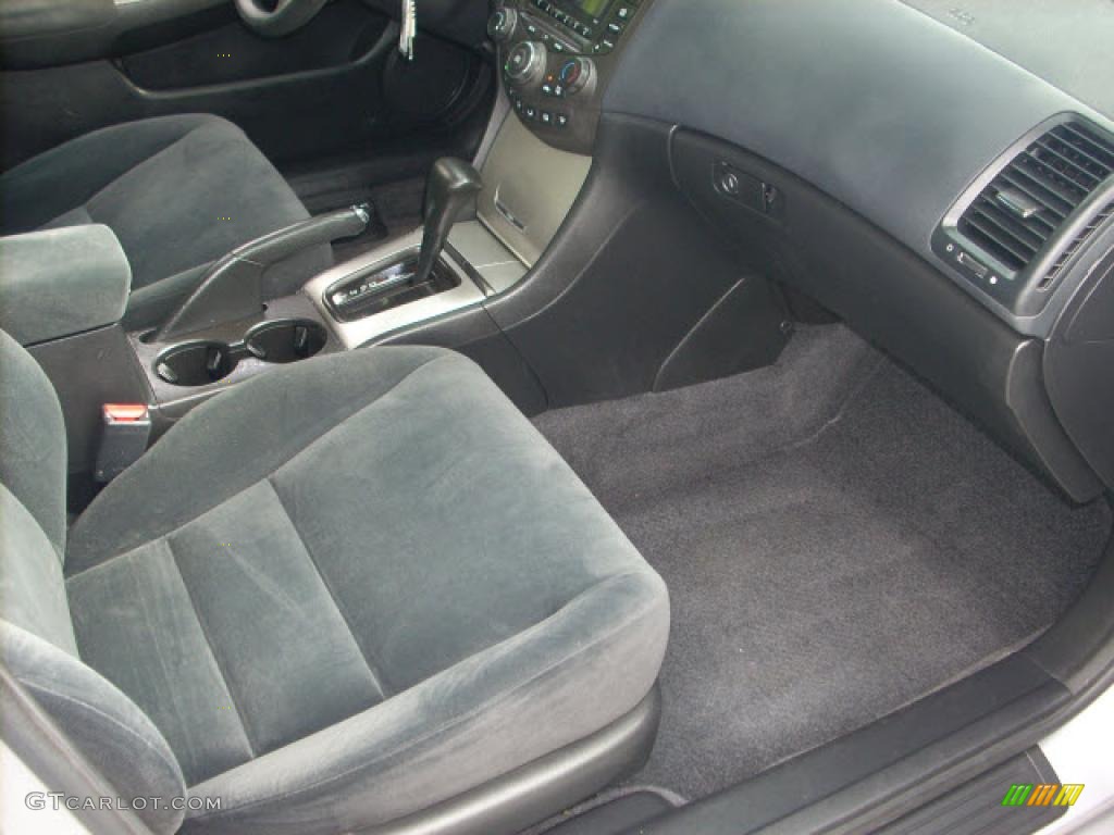 2003 Accord EX Sedan - Satin Silver Metallic / Black photo #17