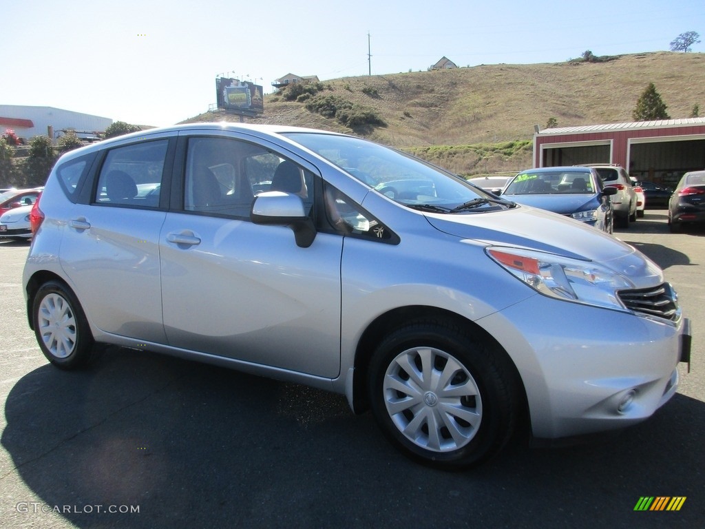 2014 Versa Note SV - Brilliant Silver / Charcoal photo #1