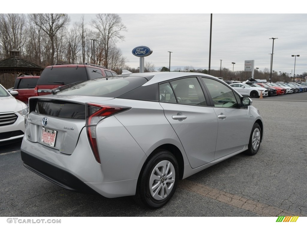 2016 Prius Two - Classic Silver Metallic / Moonstone photo #3