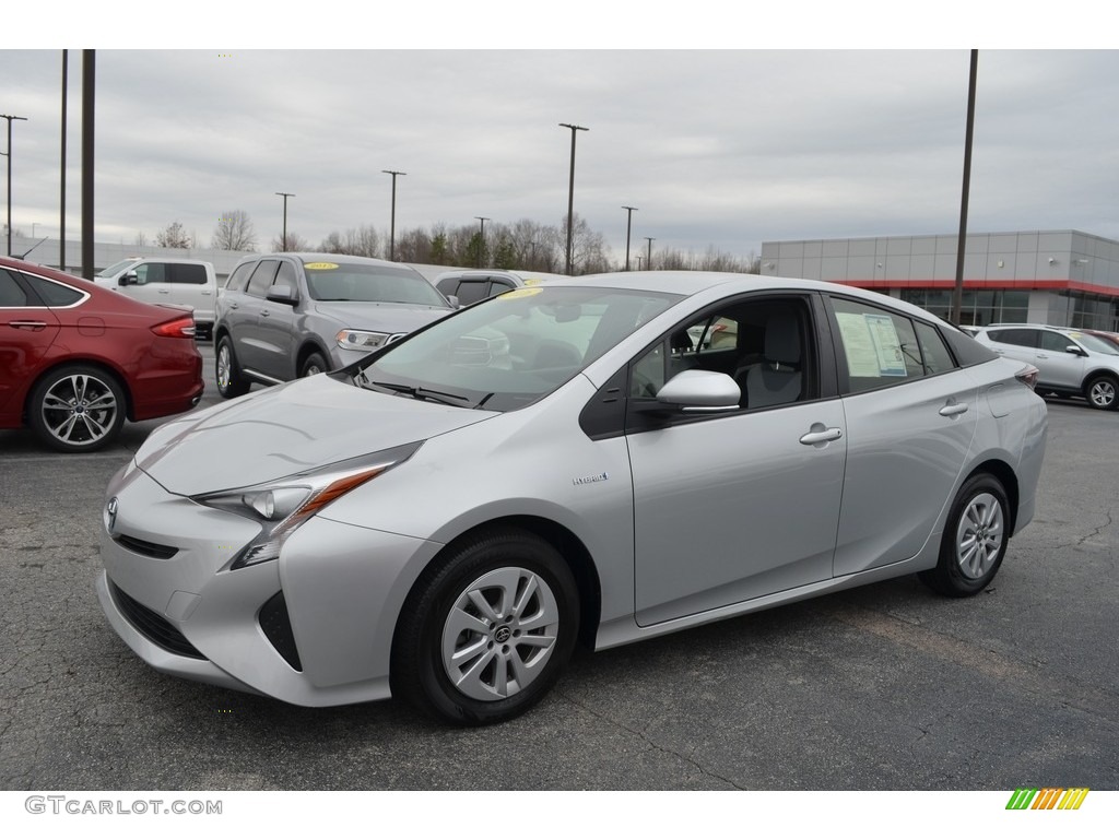 2016 Prius Two - Classic Silver Metallic / Moonstone photo #6