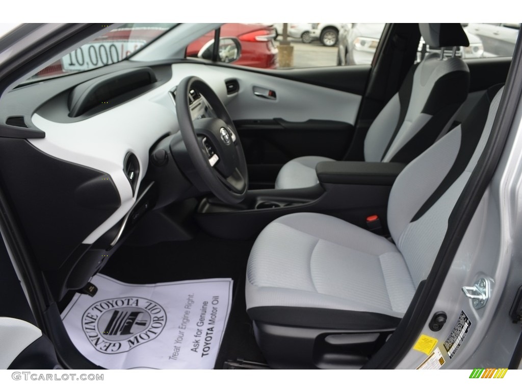 2016 Prius Two - Classic Silver Metallic / Moonstone photo #8