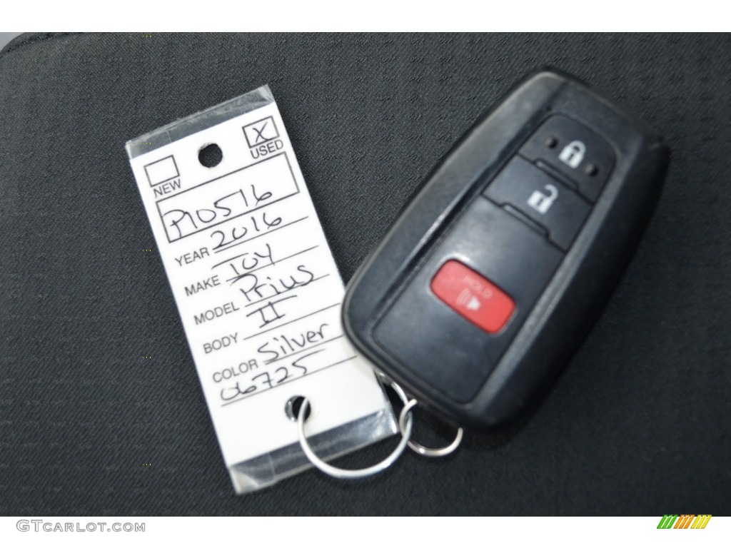 2016 Prius Two - Classic Silver Metallic / Moonstone photo #22