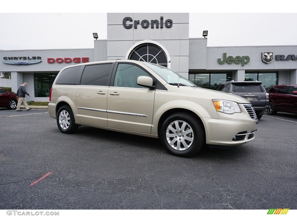 Cashmere/Sandstone Pearl Chrysler Town & Country