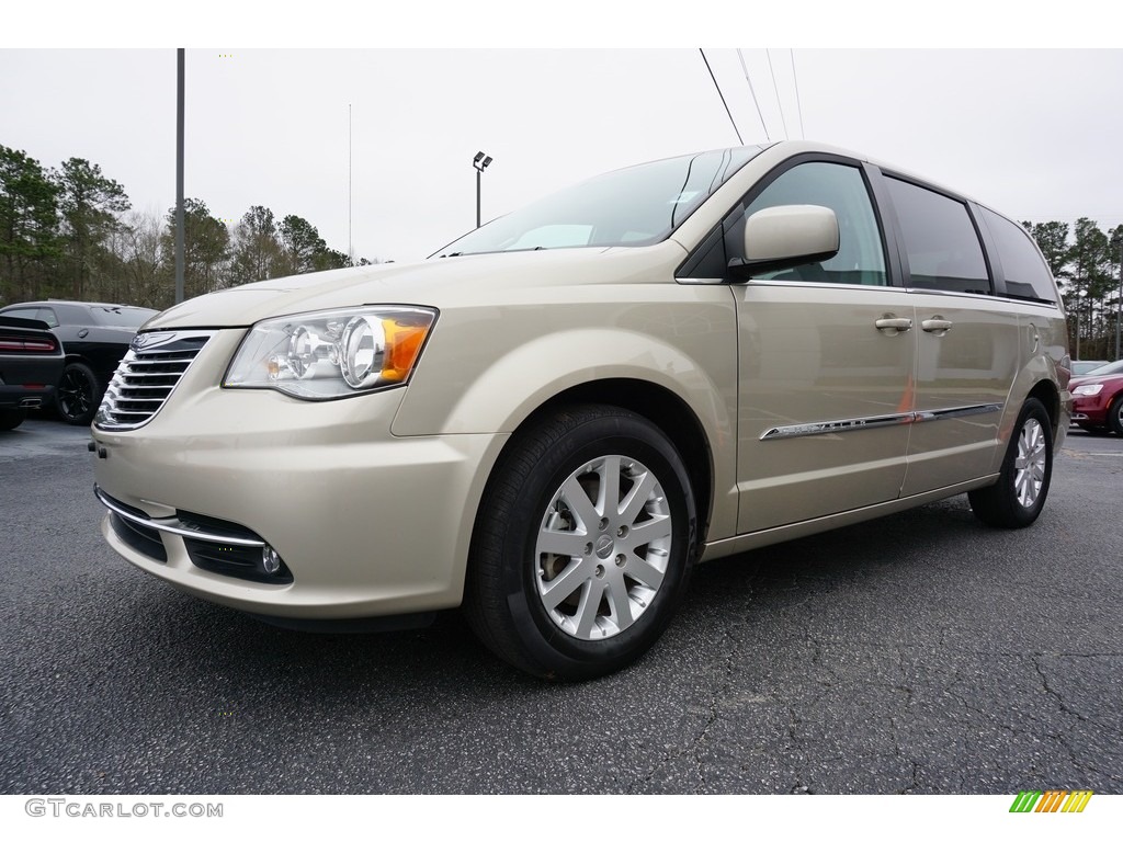 2016 Town & Country Touring - Cashmere/Sandstone Pearl / Black/Light Graystone photo #3