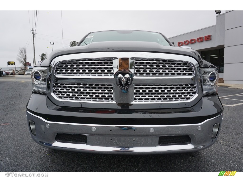 2018 1500 Laramie Crew Cab - Brilliant Black Crystal Pearl / Black photo #2