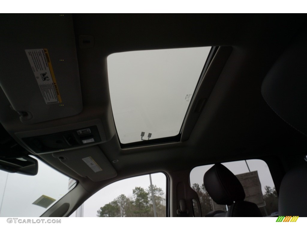 2018 1500 Laramie Crew Cab - Brilliant Black Crystal Pearl / Black photo #7