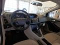 White Gold - Focus SE Sedan Photo No. 8