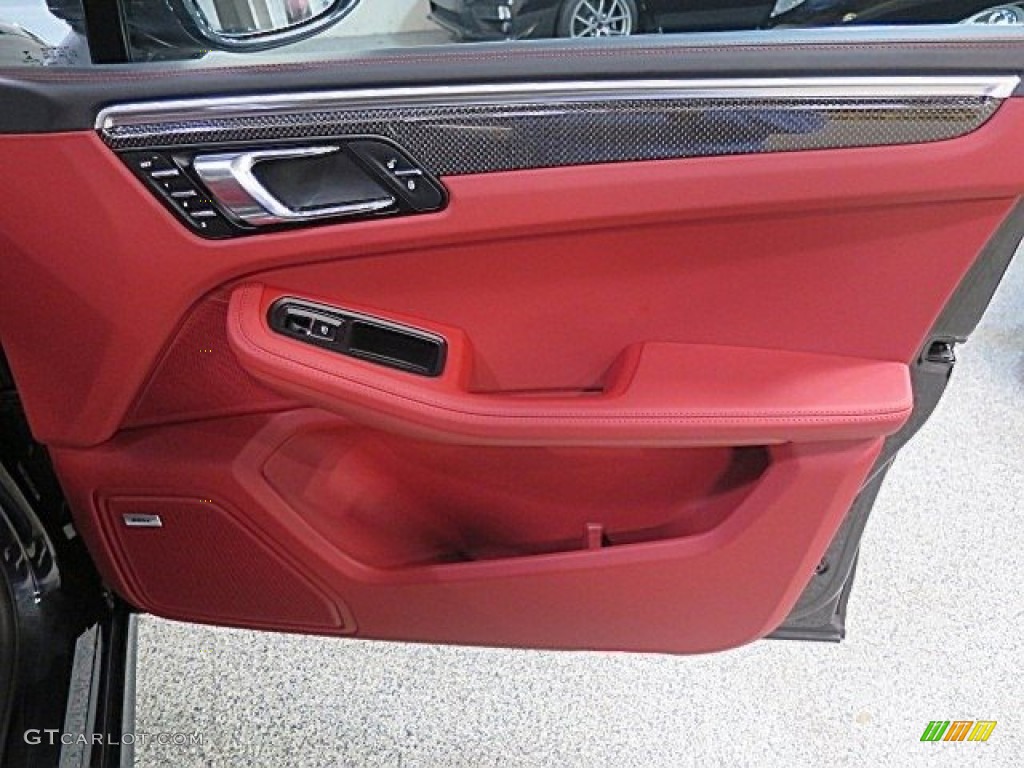 2017 Porsche Macan Turbo Black/Garnet Red Door Panel Photo #125437699