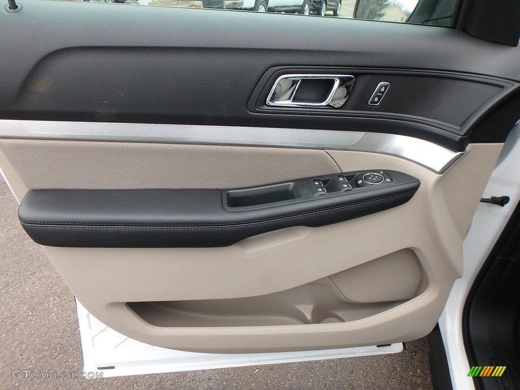 2018 Ford Explorer 4WD Medium Stone Door Panel Photo #125439760