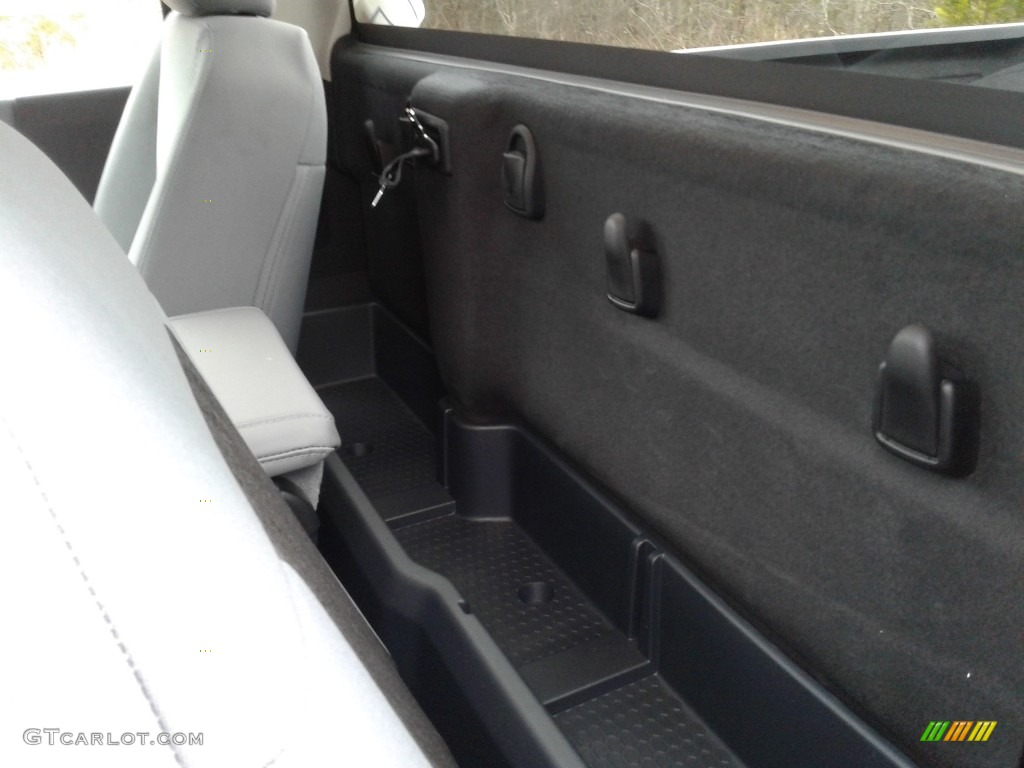 2018 1500 Tradesman Regular Cab - Bright Silver Metallic / Black/Diesel Gray photo #11