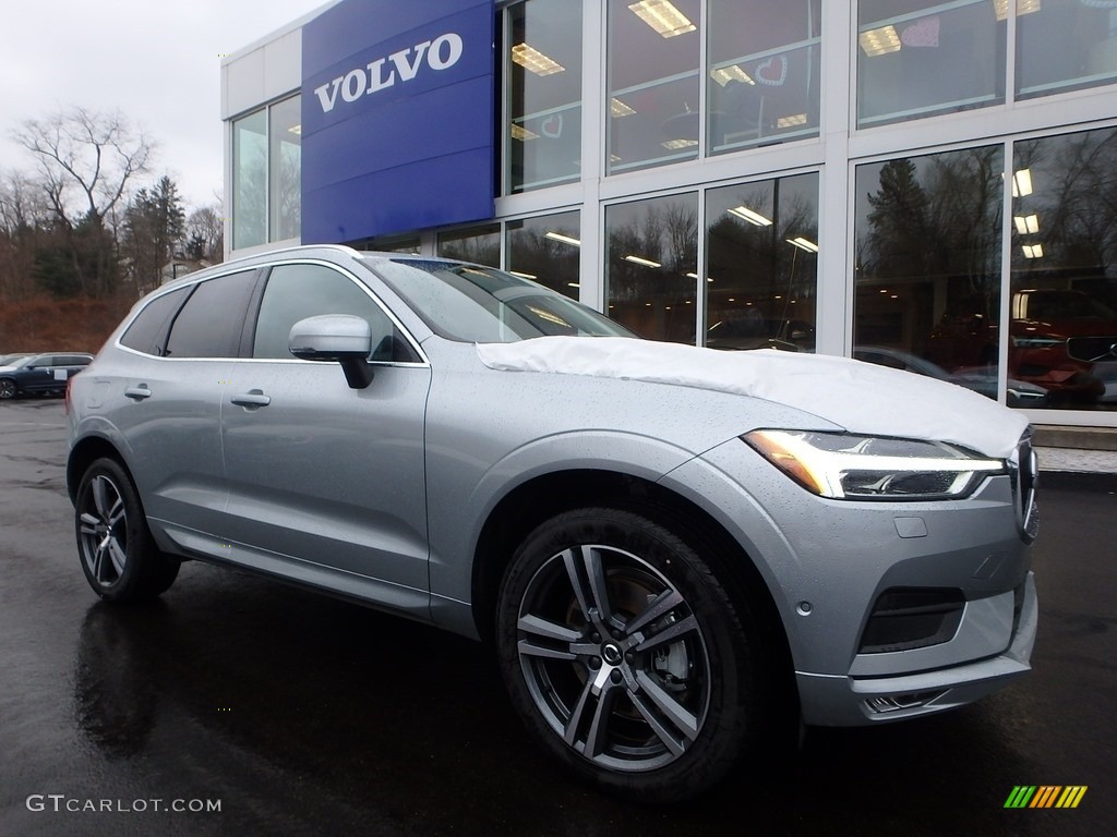 2018 Electric Silver Metallic Volvo XC60 T6 AWD Momentum 125429868