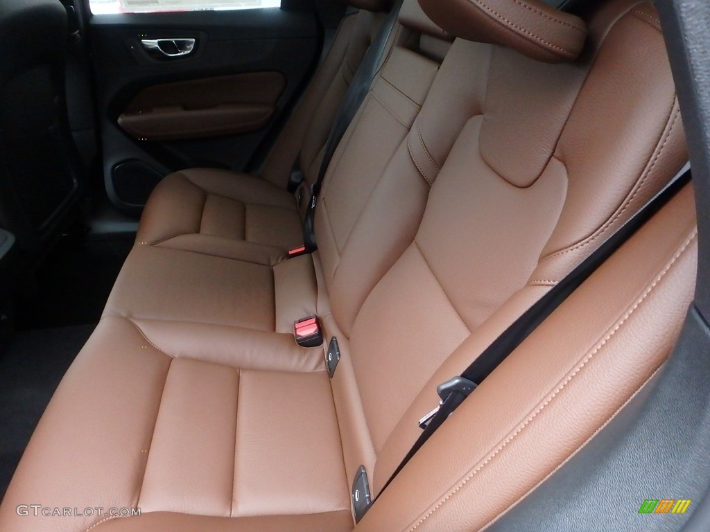 Amber Interior 2018 Volvo XC60 T6 AWD Momentum Photo 125449084