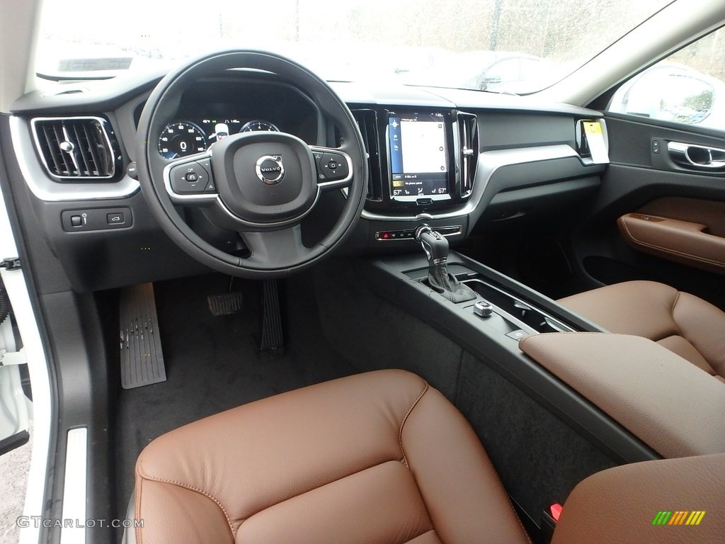 Amber Interior 2018 Volvo XC60 T6 AWD Momentum Photo #125449096