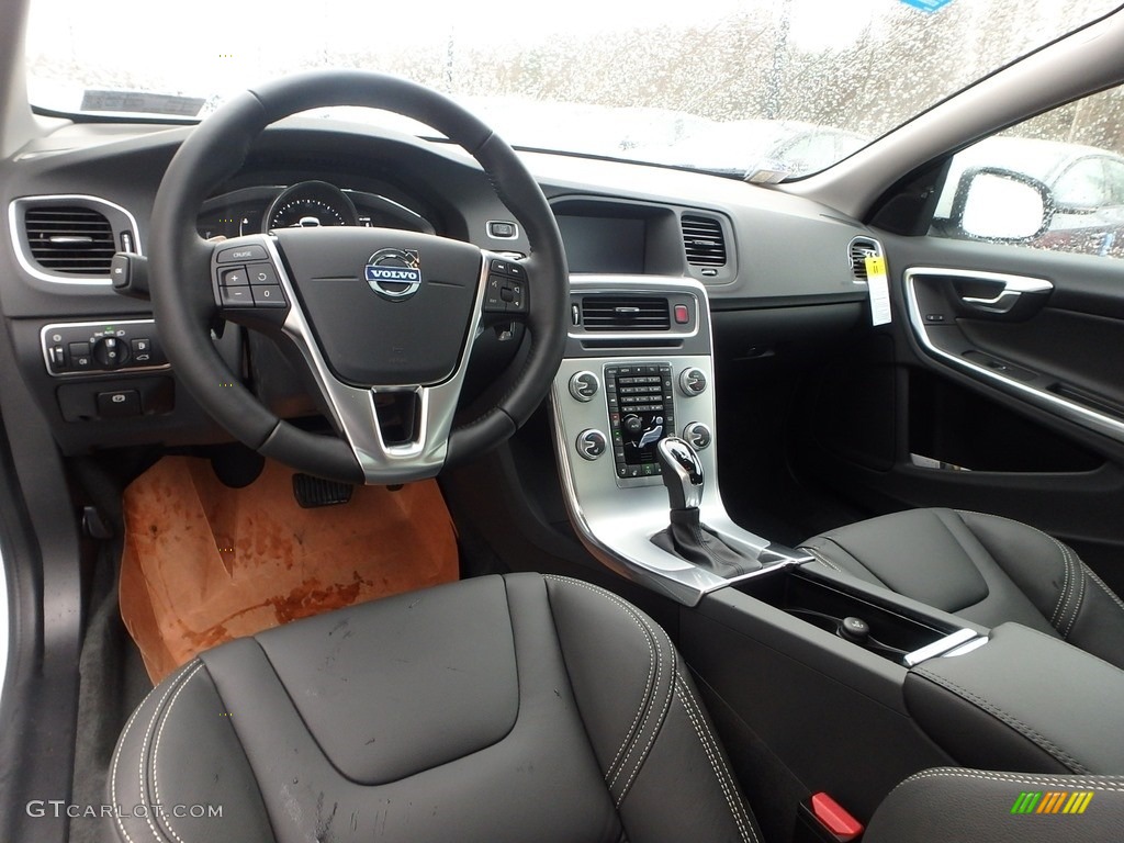 Black Interior 2018 Volvo S60 T5 AWD Dynamic Photo #125449510