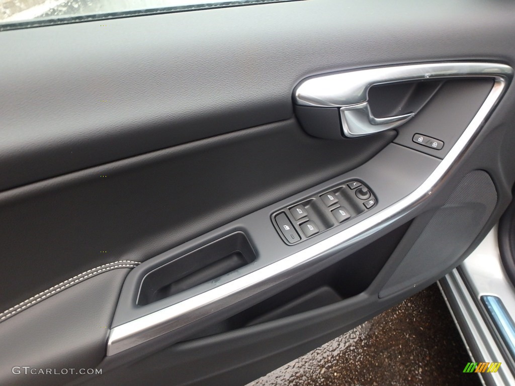 2018 Volvo S60 T5 AWD Dynamic Black Door Panel Photo #125449744