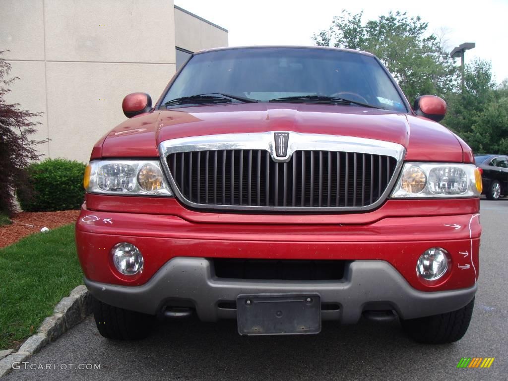 2001 Navigator 4x4 - Laser Red Metallic / Medium Parchment photo #2