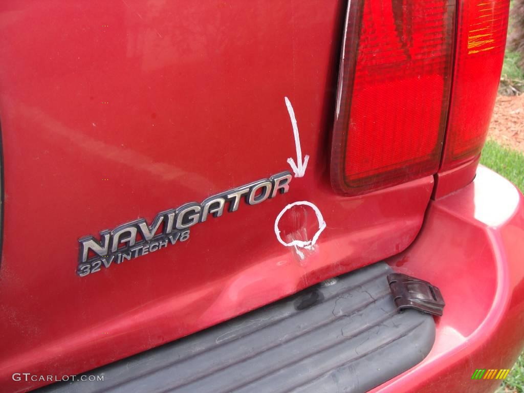 2001 Navigator 4x4 - Laser Red Metallic / Medium Parchment photo #7
