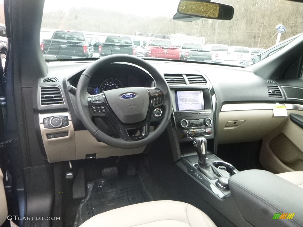 2018 Explorer XLT 4WD - Blue Metallic / Medium Stone photo #10