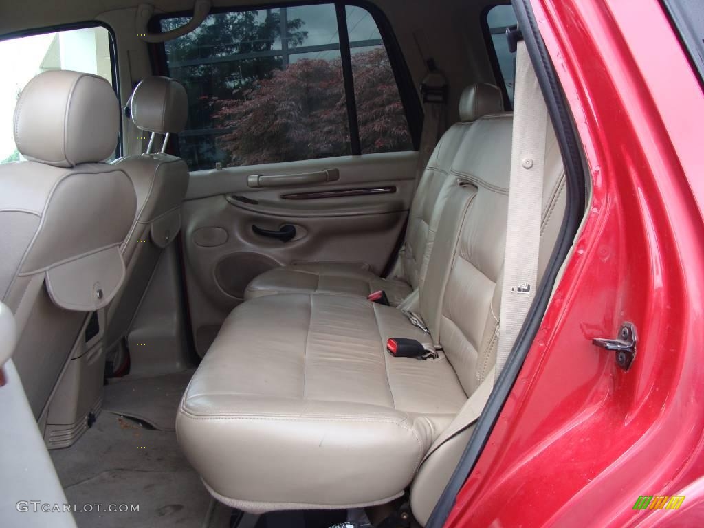 2001 Navigator 4x4 - Laser Red Metallic / Medium Parchment photo #13
