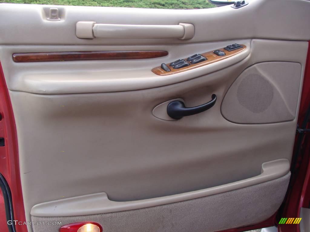 2001 Navigator 4x4 - Laser Red Metallic / Medium Parchment photo #14