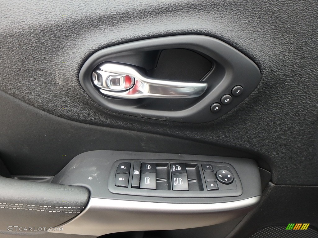 2019 Jeep Cherokee Limited 4x4 Controls Photo #125455509