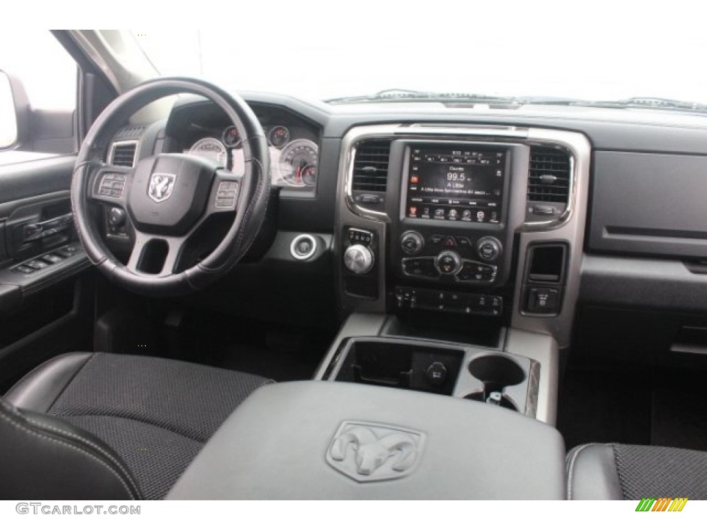 2014 1500 Sport Crew Cab - Granite Crystal Metallic / Black photo #28