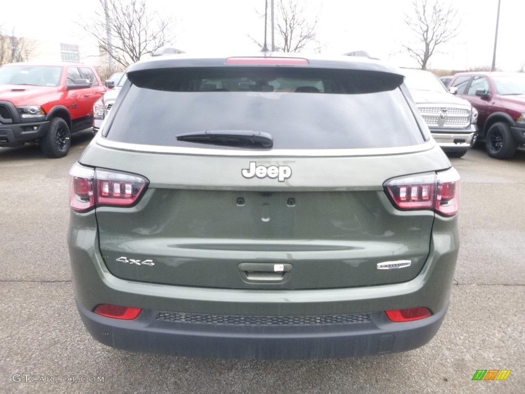 2018 Compass Latitude 4x4 - Olive Green Pearl / Black/Ski Gray photo #4