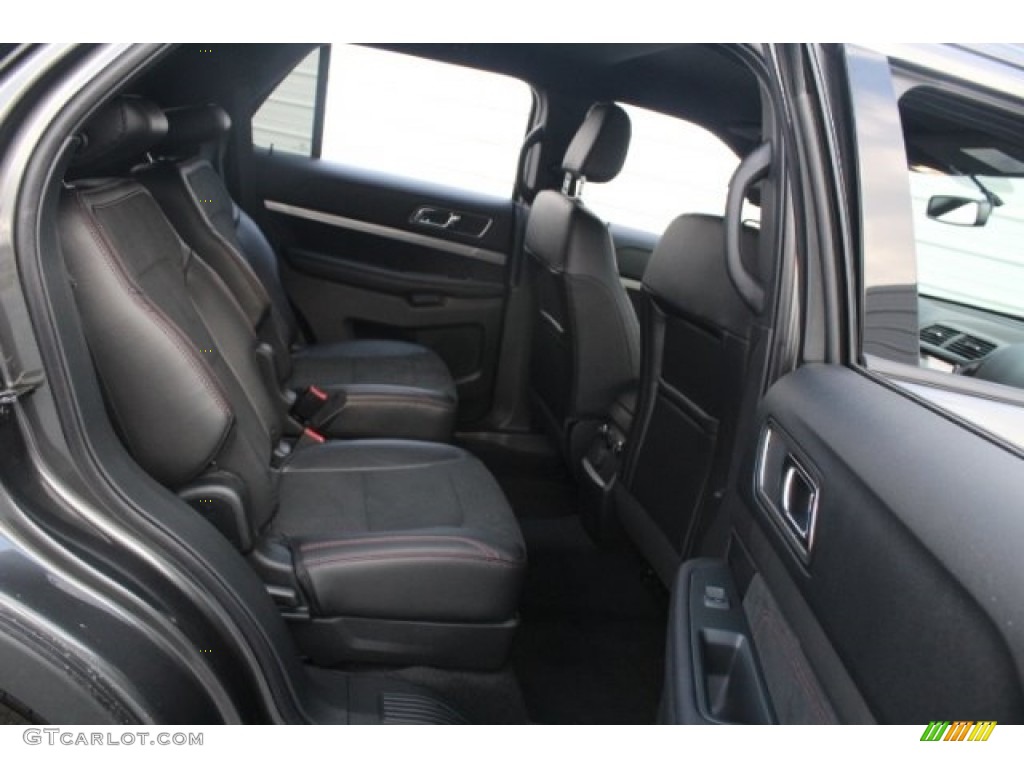 2018 Explorer XLT - Magnetic Metallic / Ebony Black photo #30