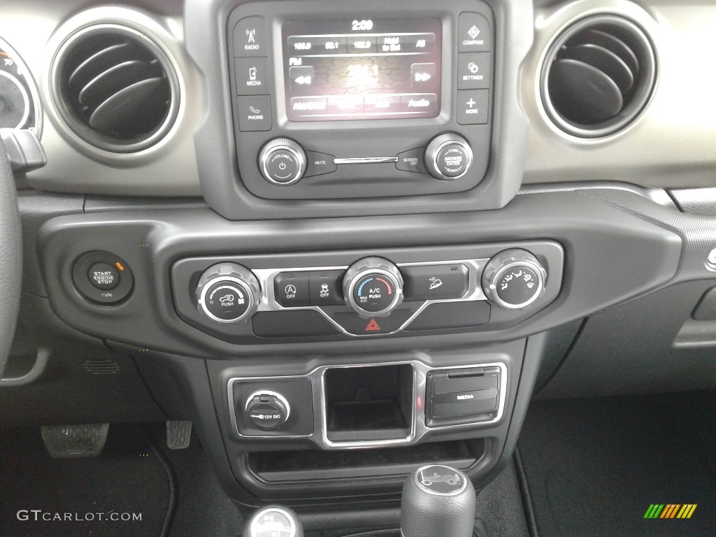 2018 Jeep Wrangler Unlimited Sport 4x4 Controls Photo #125474472