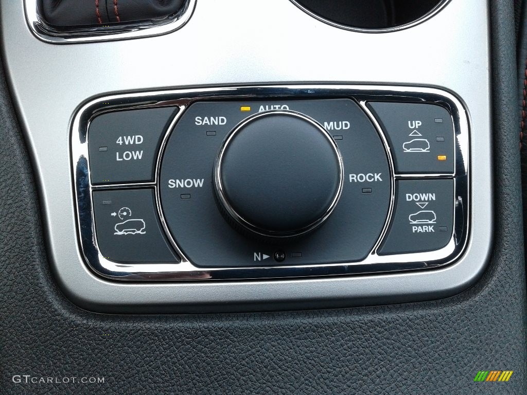 2018 Jeep Grand Cherokee Trailhawk 4x4 Controls Photo #125475458