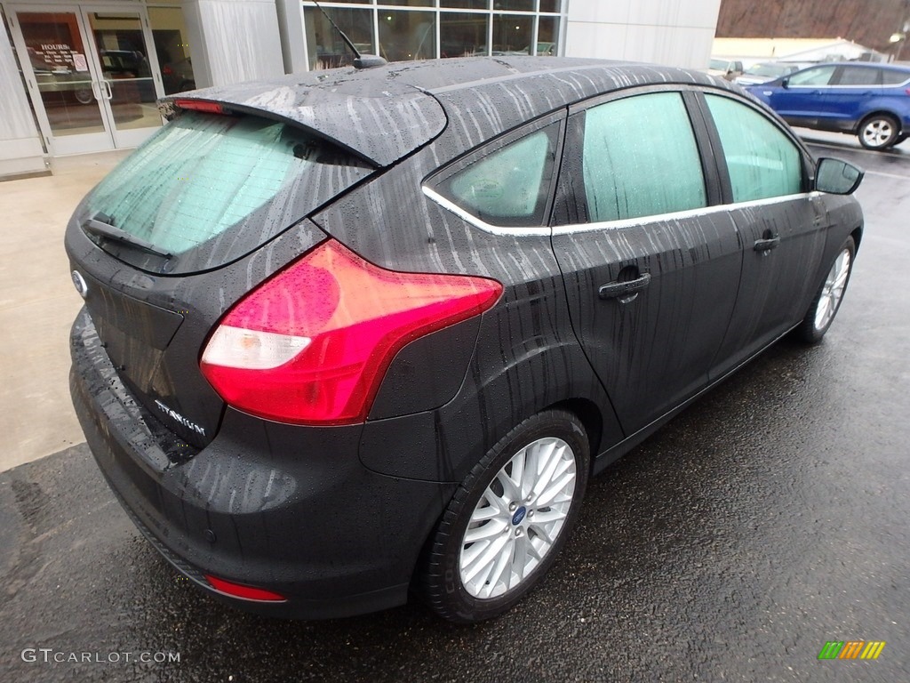 2014 Focus Titanium Hatchback - Tuxedo Black / Charcoal Black photo #2