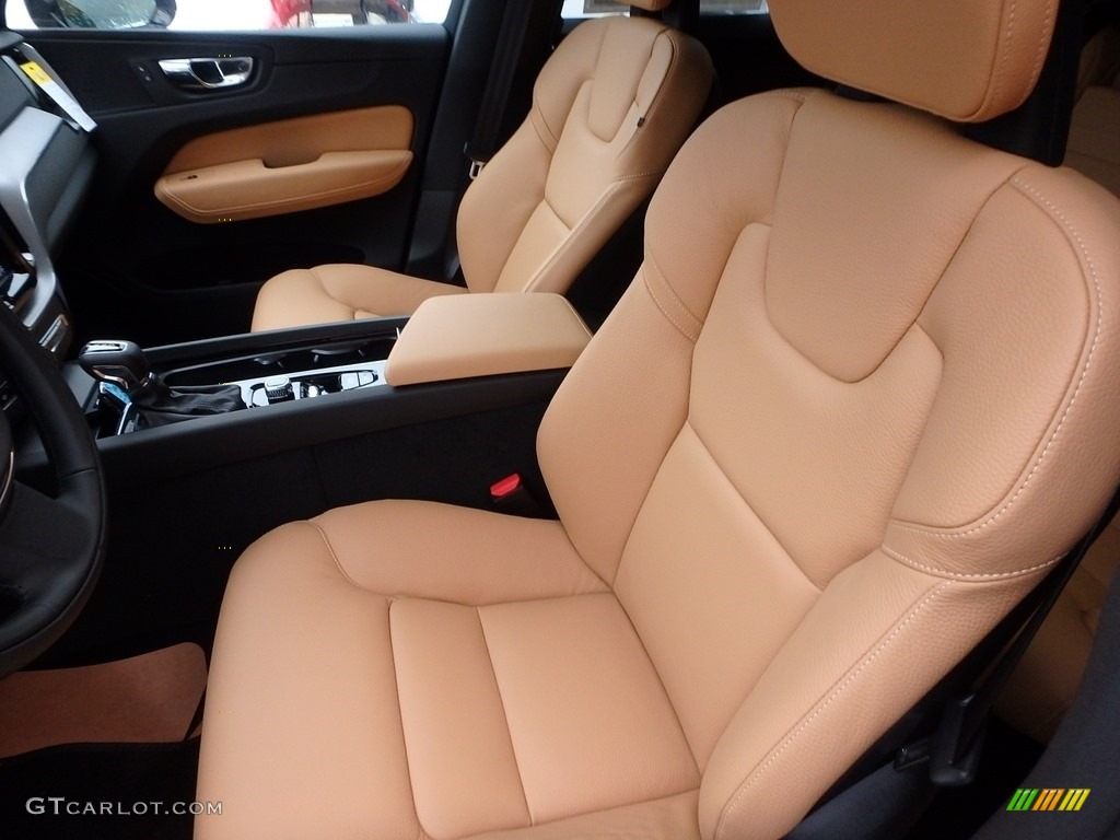 2018 Volvo XC60 T5 AWD Momentum Front Seat Photo #125486150