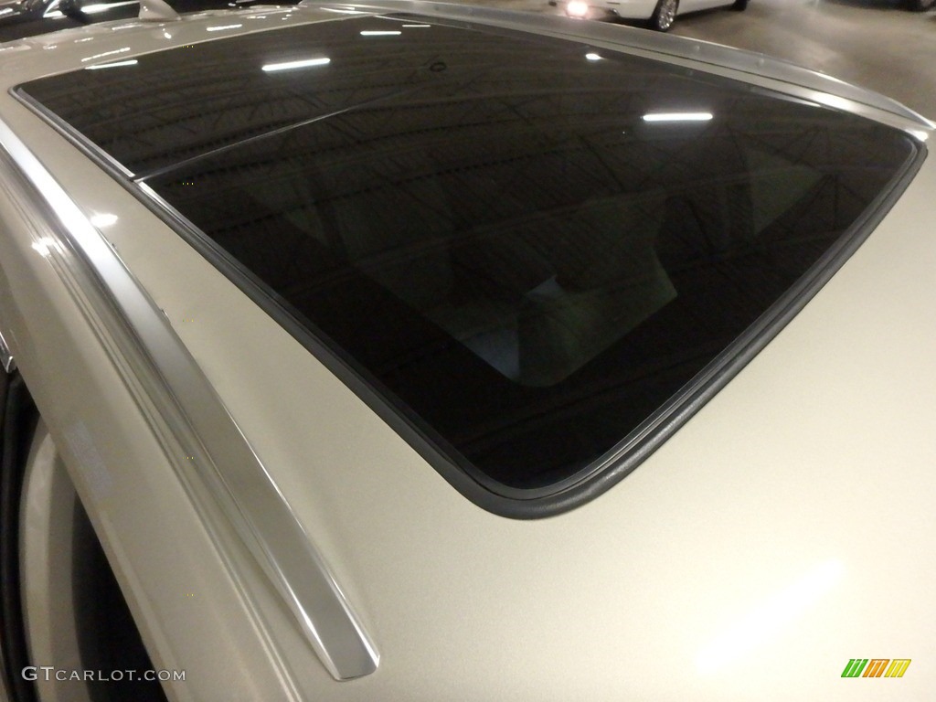 2017 XT5 Luxury AWD - Silver Coast Metallic / Sahara Beige photo #14