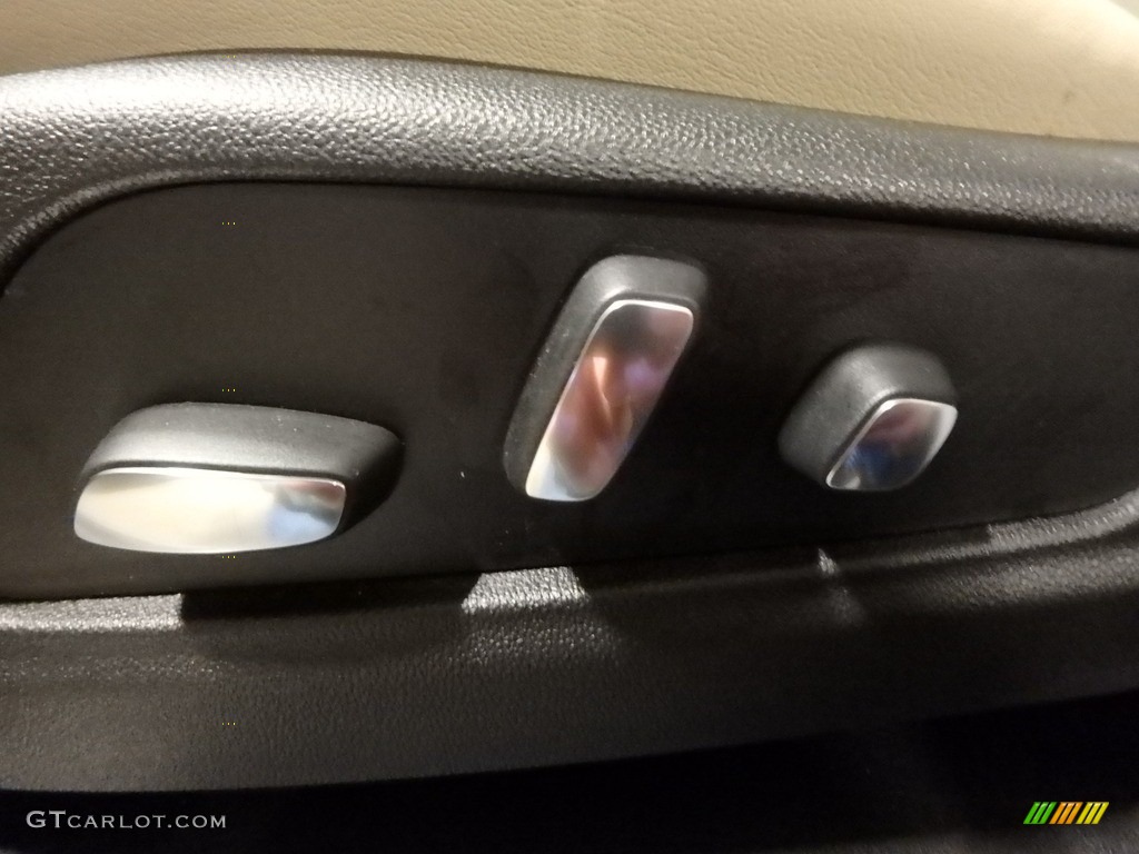 2017 XT5 Luxury AWD - Silver Coast Metallic / Sahara Beige photo #23