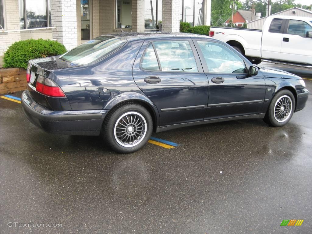 2001 Midnight Blue Saab 9-5 Sedan #12518494 Photo #3 | GTCarLot.com - Car Color Galleries