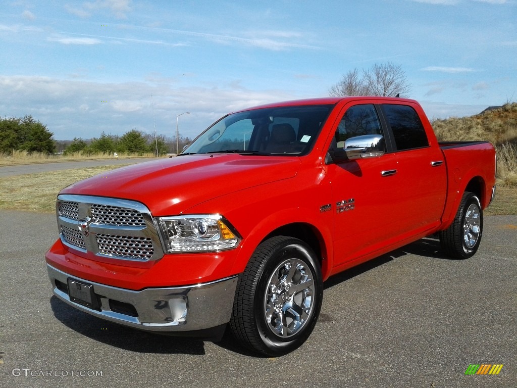 2018 1500 Laramie Crew Cab 4x4 - Flame Red / Canyon Brown/Light Frost Beige photo #2
