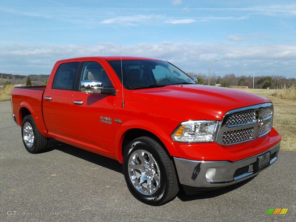 2018 1500 Laramie Crew Cab 4x4 - Flame Red / Canyon Brown/Light Frost Beige photo #4