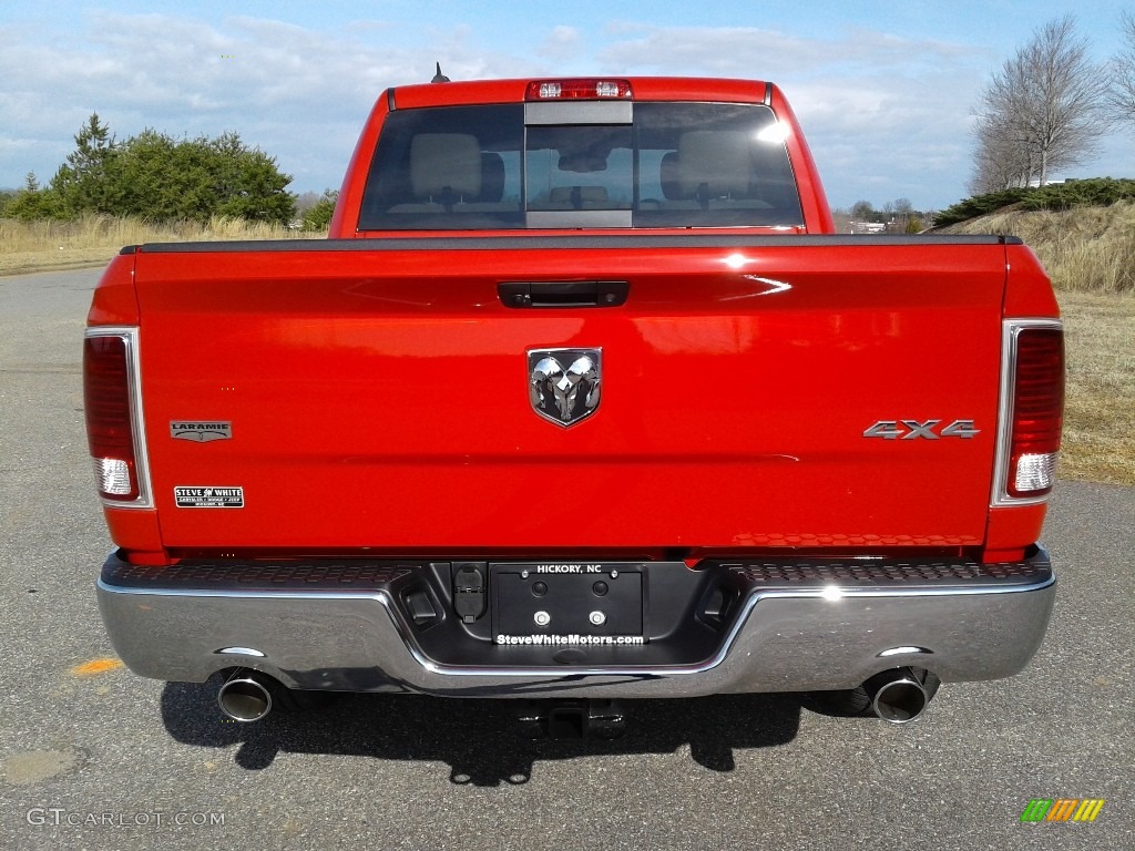 2018 1500 Laramie Crew Cab 4x4 - Flame Red / Canyon Brown/Light Frost Beige photo #7