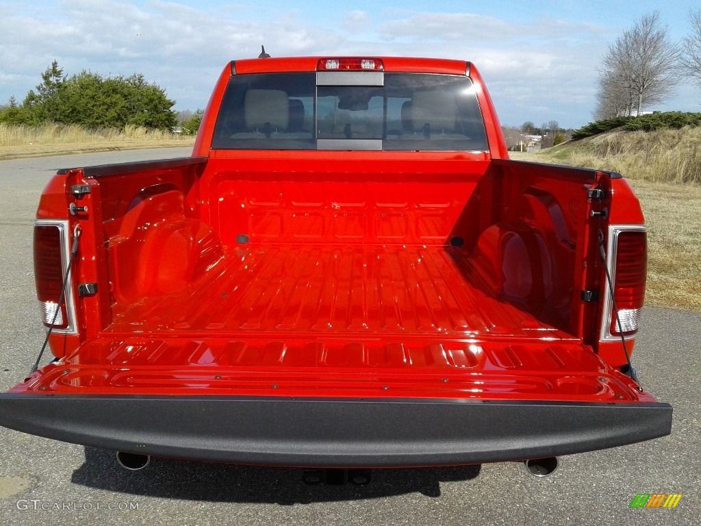 2018 1500 Laramie Crew Cab 4x4 - Flame Red / Canyon Brown/Light Frost Beige photo #12