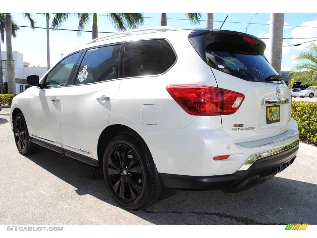 2017 Pathfinder Platinum - Pearl White / Charcoal photo #7