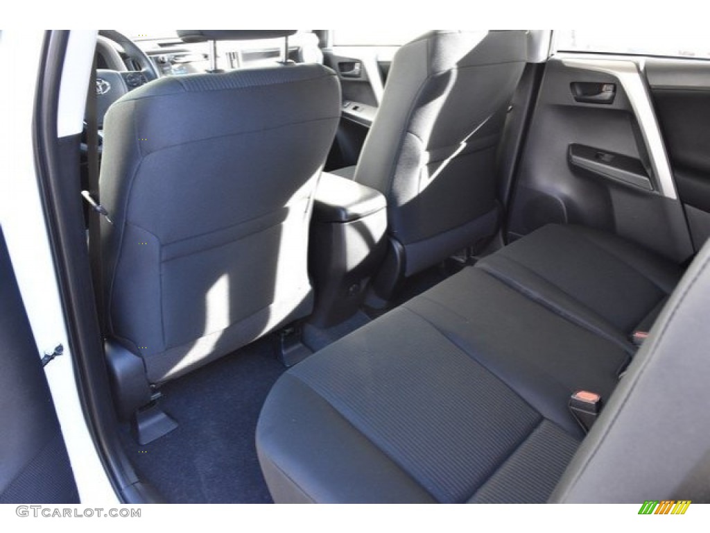 2018 RAV4 LE - Super White / Black photo #13