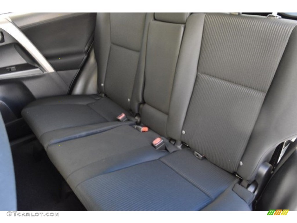 2018 RAV4 LE - Super White / Black photo #15
