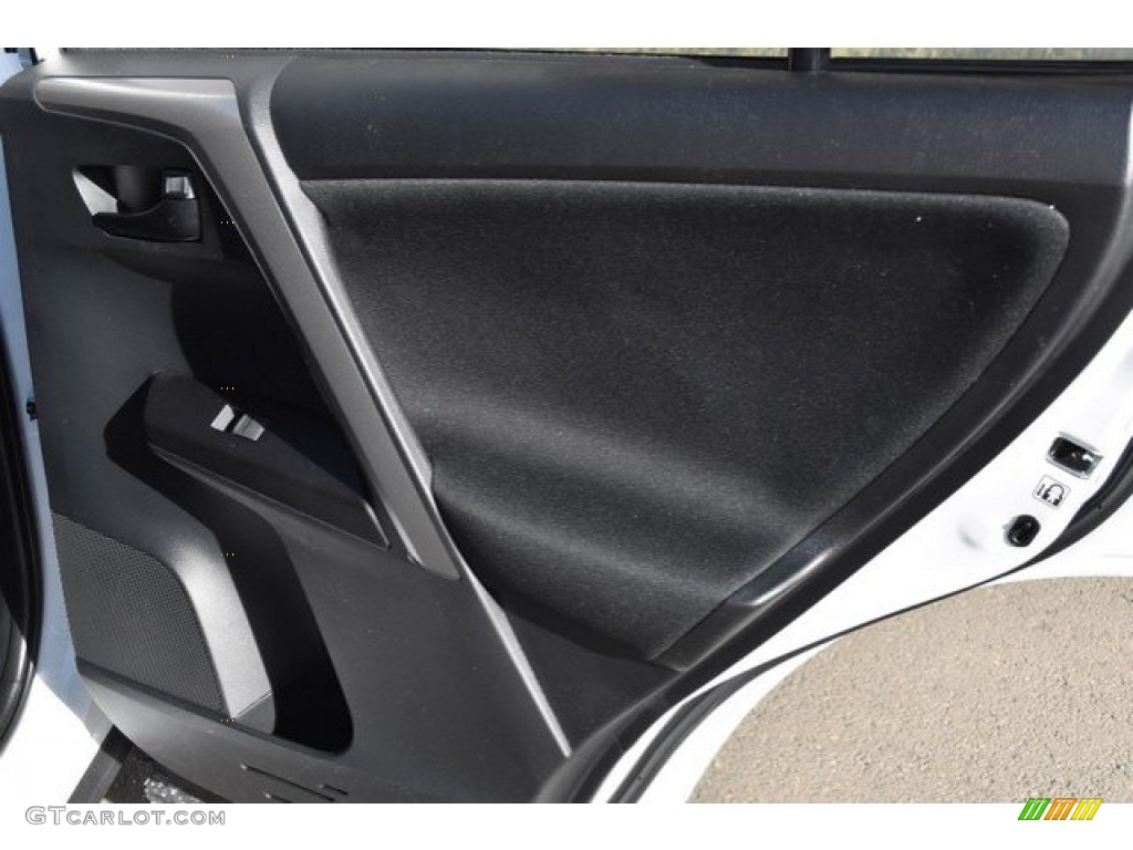 2018 RAV4 LE - Super White / Black photo #22
