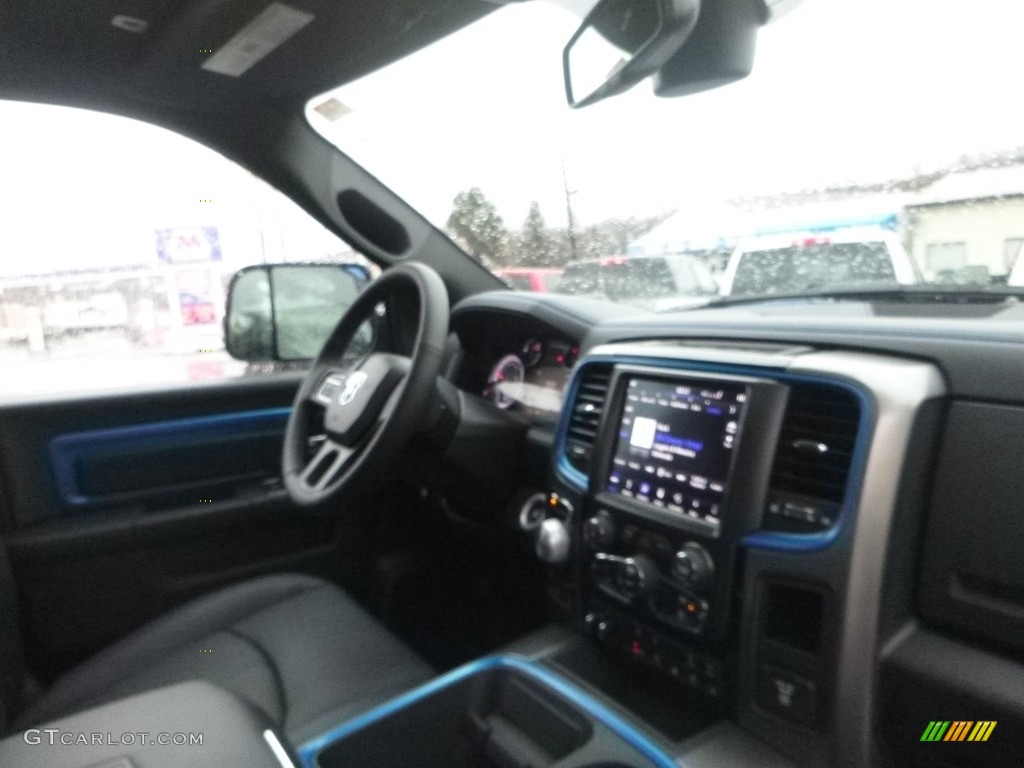 2018 1500 Sport Crew Cab 4x4 - Hydro Blue Pearl / Black photo #11