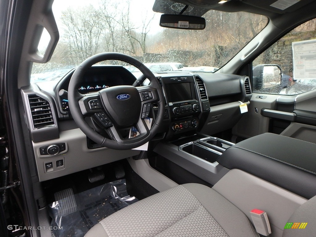 2018 F150 XLT SuperCab 4x4 - Magma Red / Earth Gray photo #12