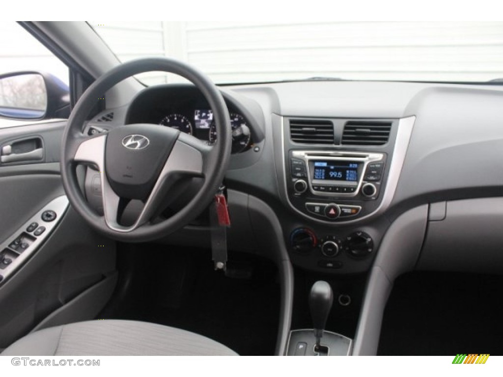 2016 Accent SE Sedan - Pacific Blue / Gray photo #24